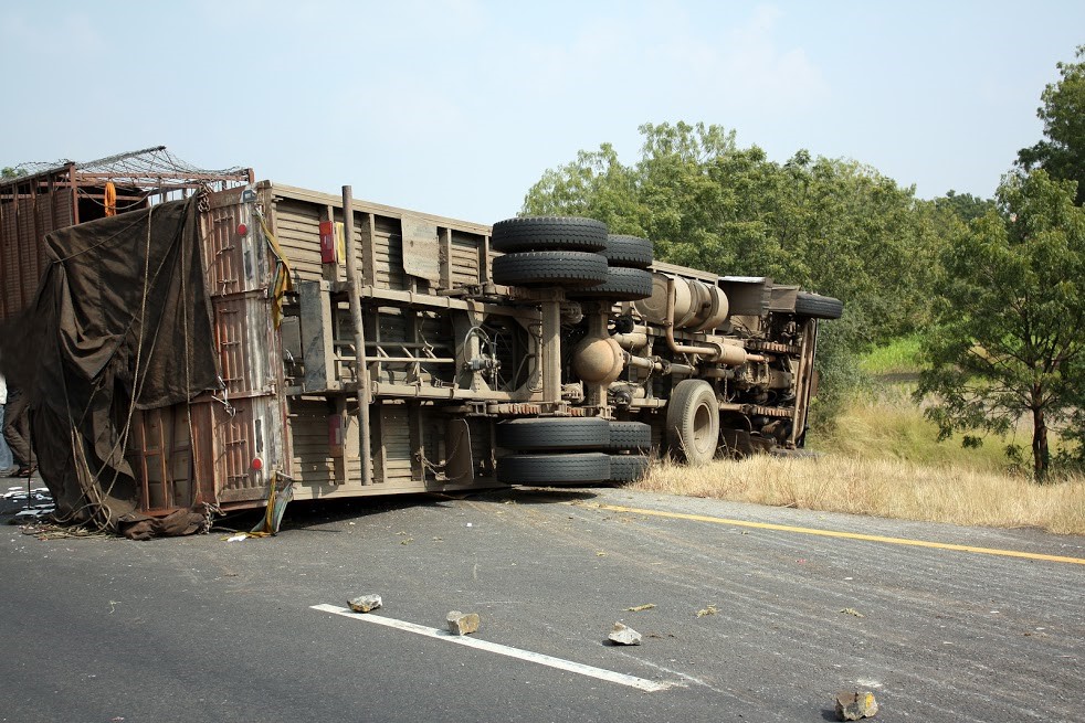 Brooklyn, NY Personal Injury Attorney Assessing Truck Accident Cases
